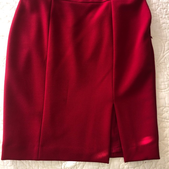 Ann Taylor Red peplum skirt suit size 6 - Picture 3 of 3